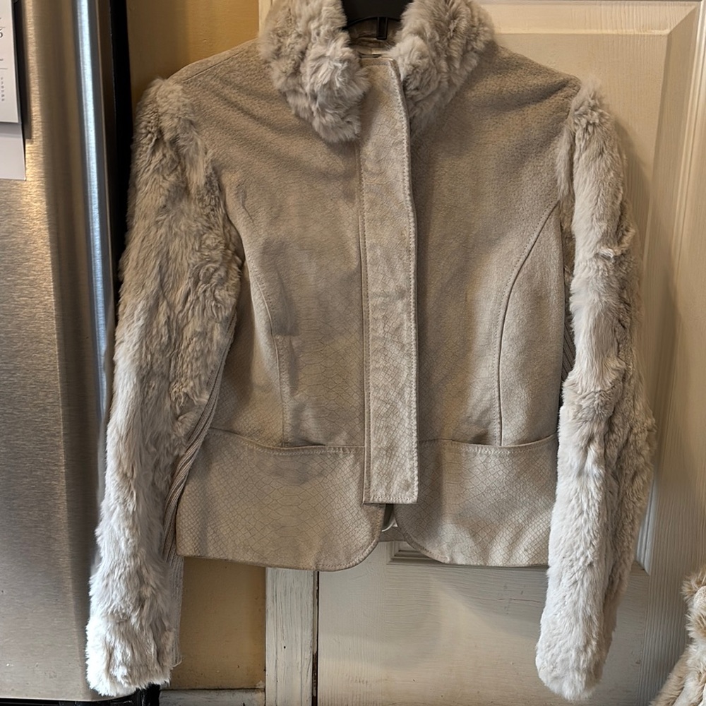 Cream Teddy Jacket with Plush Fur Trim and Cropped Design